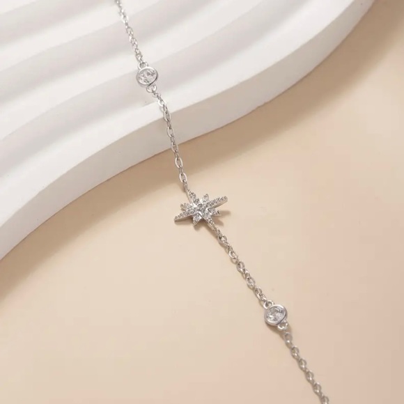 925 Silver Thin Chain Elegant Star Bracelet New in Box With Gift Box - Picture 6 of 6
